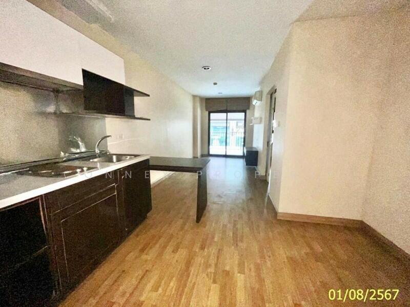 Baan Navatara Condominium, Bangkok