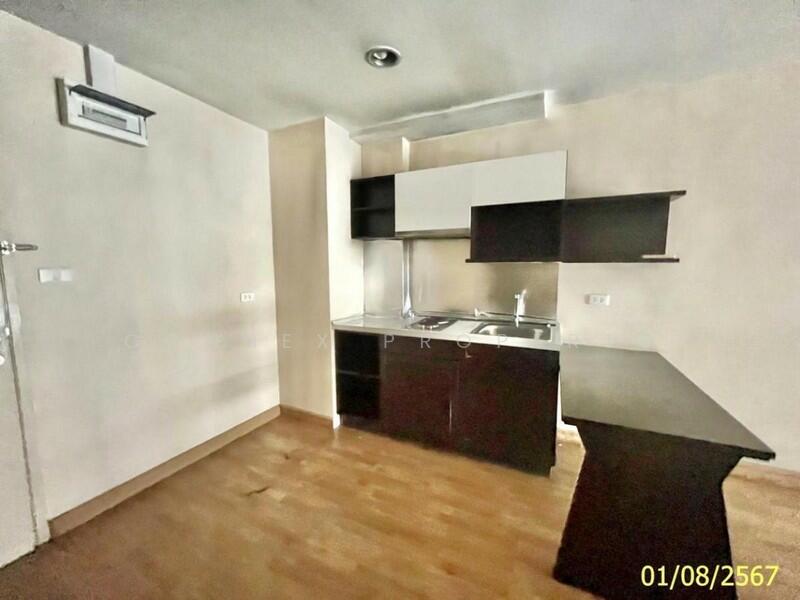Baan Navatara Condominium, Bangkok