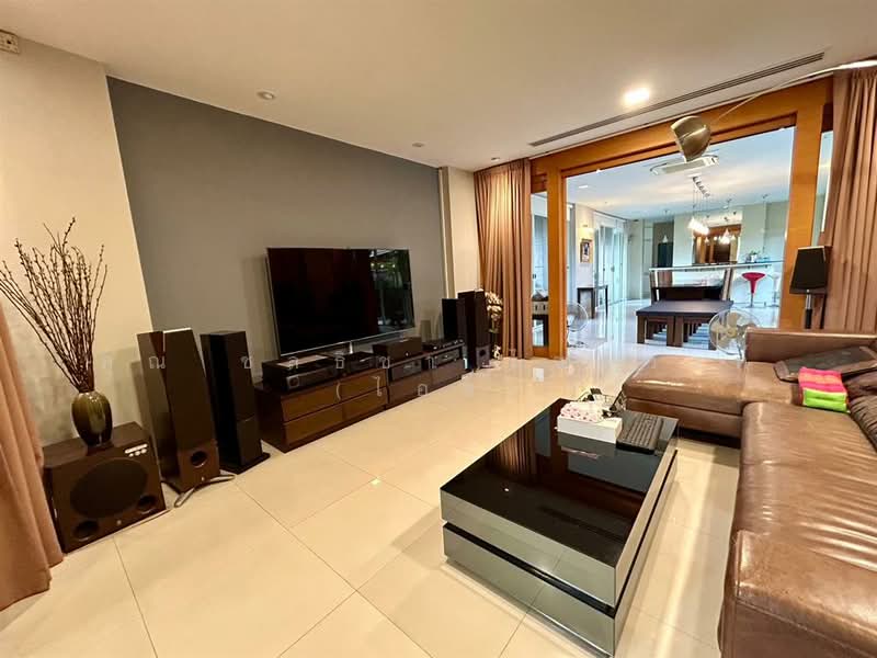 บ้านเดี่ยว 3 ชั้น 260 ตร.ว. บ้านเดี่ยว ซอยวิภาวดี-รังสิต60 แยก18-1-2, Bangkok