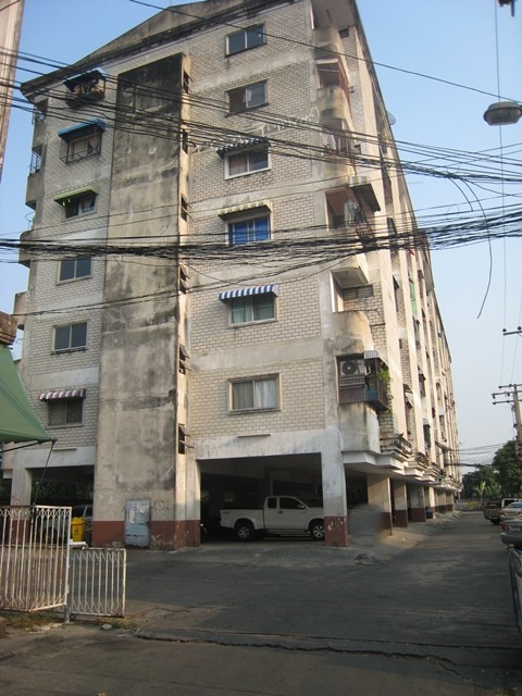 Luxury Condo Project, 7th Floor: Fully Renovated