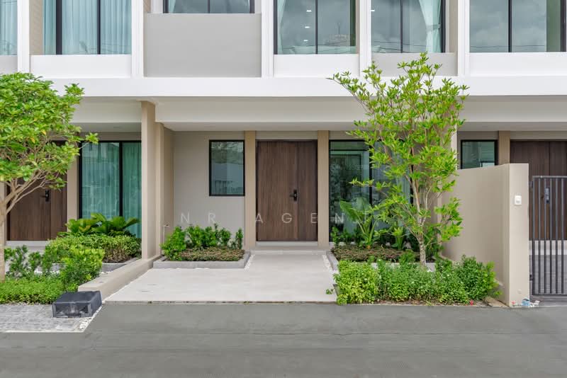 THE BLISZ ICONIC SATHON – CHARAN 35, Bangkok