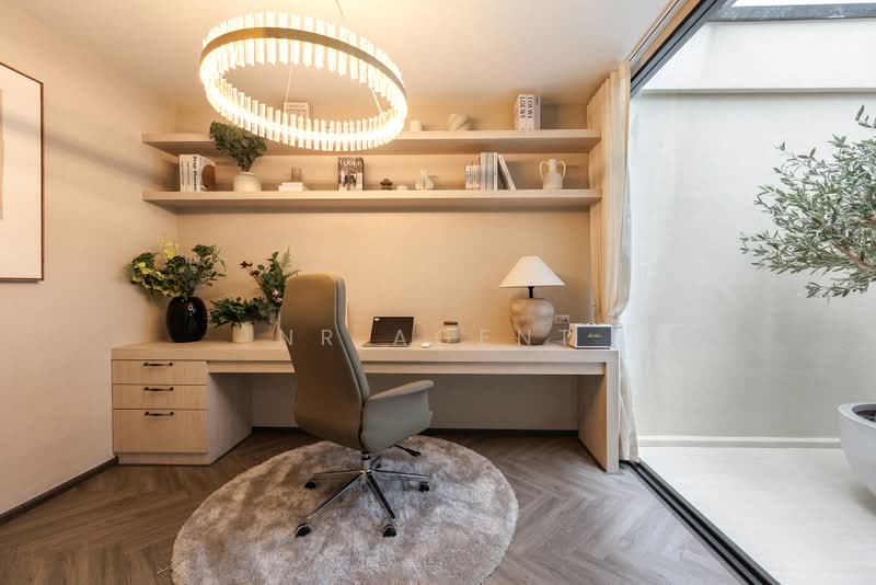 THE BLISZ ICONIC SATHON – CHARAN 35, Bangkok
