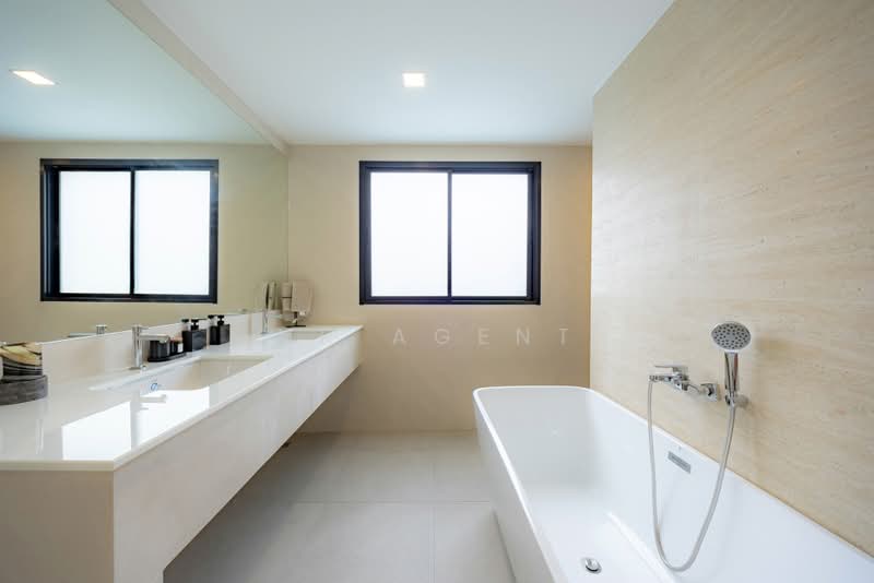 THE BLISZ ICONIC SATHON – CHARAN 35, Bangkok