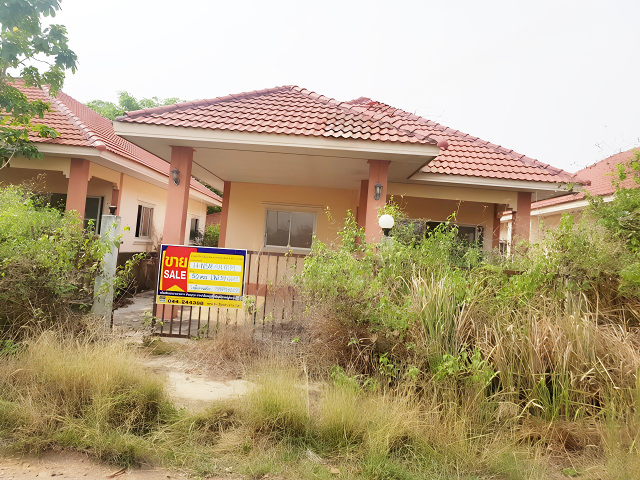 Single-Family Home in Rangchuan Land, Chokchai