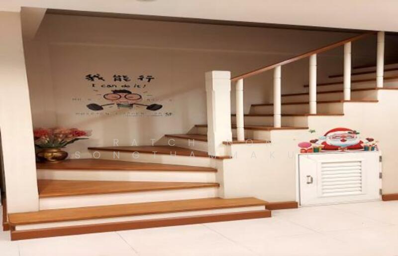 4-BR Townhouse, Bangkok
