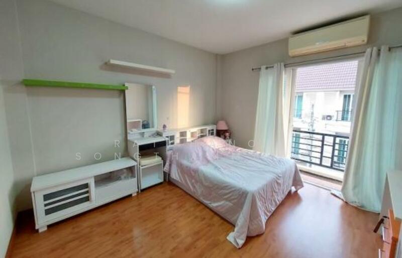 4-BR Townhouse, Bangkok