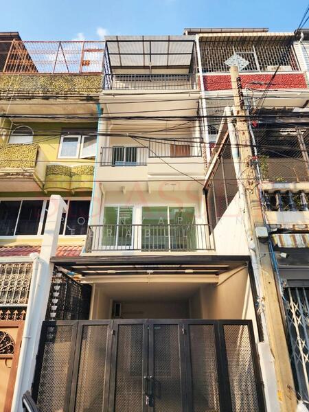 ขายทาวน์เฮ้าส์ 4 ชั้น ตกแต่งใหม่ ซอยเจริญนคร 14 (ตรอกตุ๊กตา), Bangkok