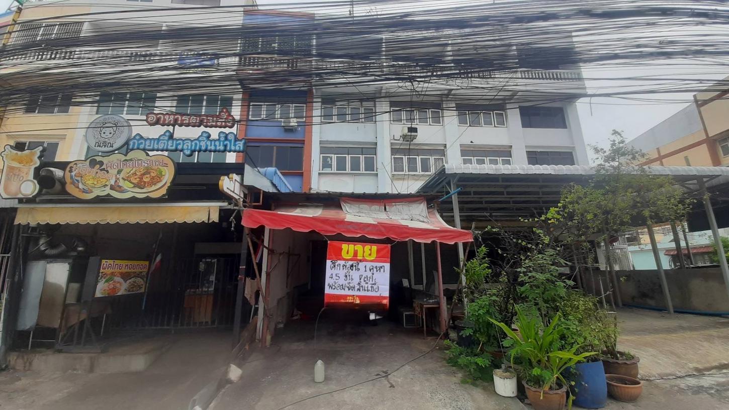Commercial Building in Samut Prakan Province, Samut Prakan