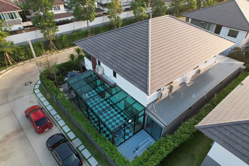 Setthasiri Thawiwatthana, Bangkok