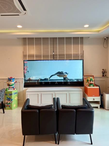 Setthasiri Thawiwatthana, Bangkok
