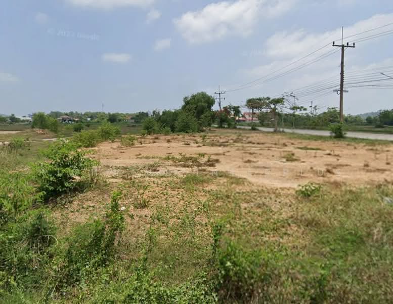 27 rai of land for sale in Ban Phe, leveled and with road frontage on two sides. Located in Soi 13,, Rayong