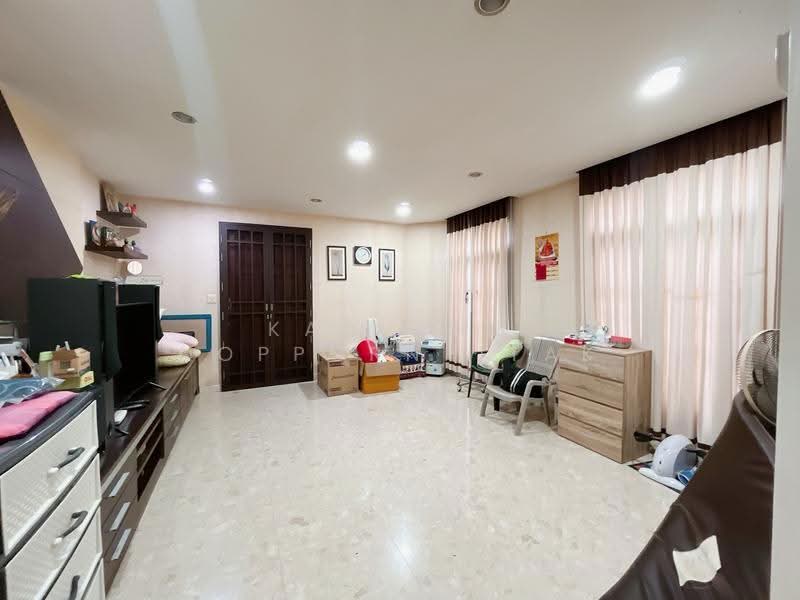 Baan Ramindra Village, Bangkok