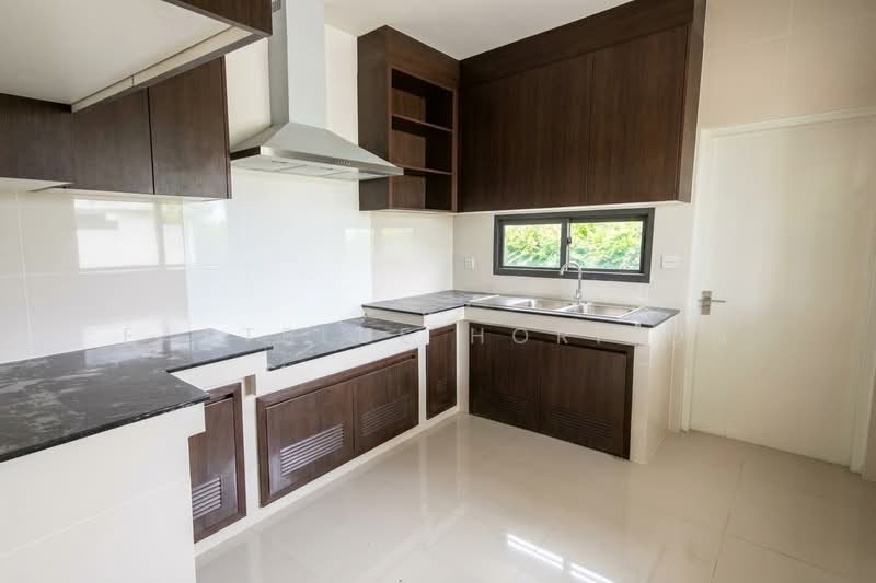 Setthasiri Onnut-Srinakarin, Bangkok