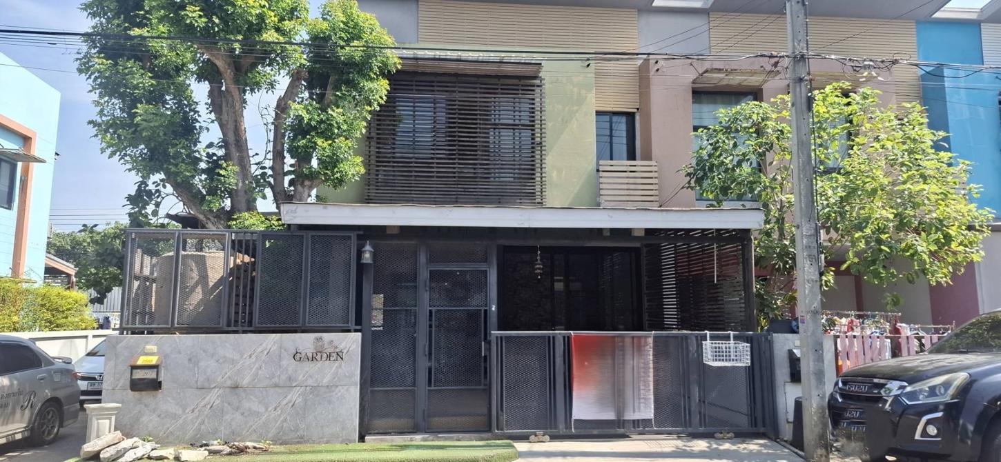 Townhouse in Lam Luk Ka, Pathum Thani