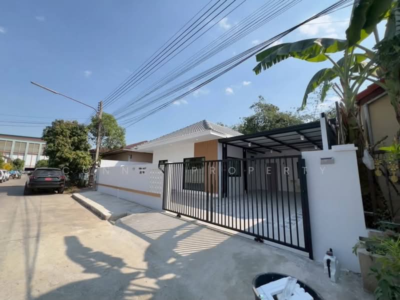 Baan Klang Soi Village 3, Pathum Thani