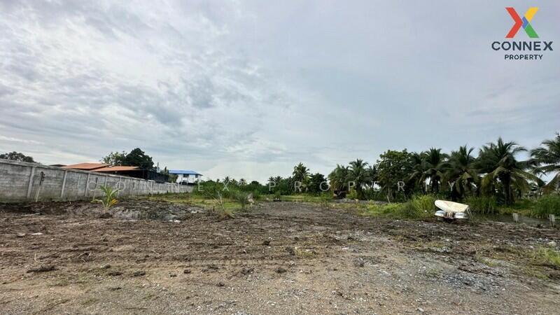 Land with buildings ที่ดินพร้อมสิ่งปลูกสร้าง, Samut Sakhon