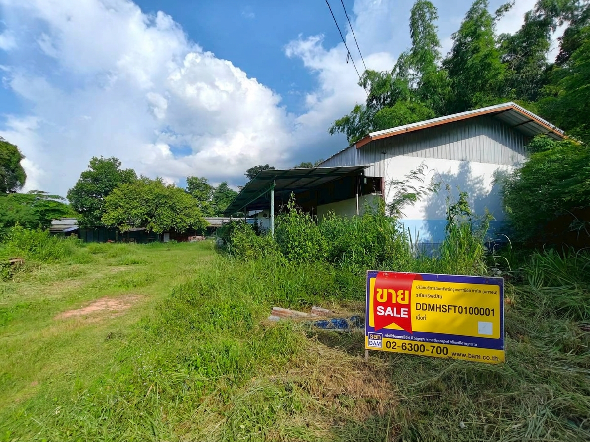 Land with a building, Na Thong, Maha Sarakham Province