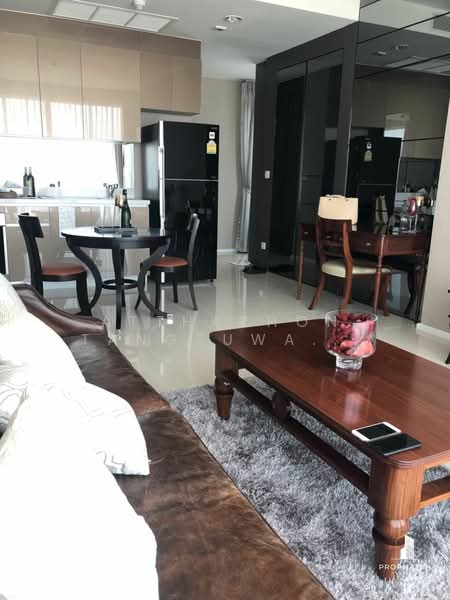 Menam Residences, Bangkok