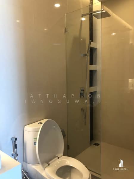 Menam Residences, Bangkok
