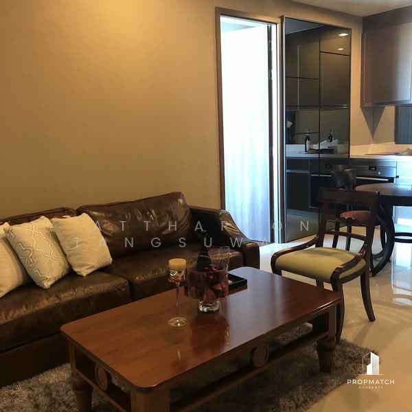 Menam Residences, Bangkok