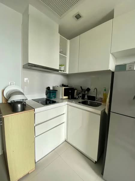 Condolette Ize Ratchathewi, Bangkok