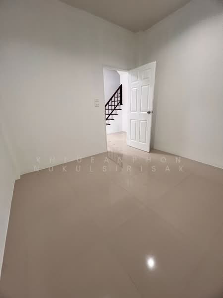Baan Monthon 8, Bangkok
