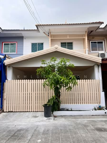 Baan Monthon 8, Bangkok