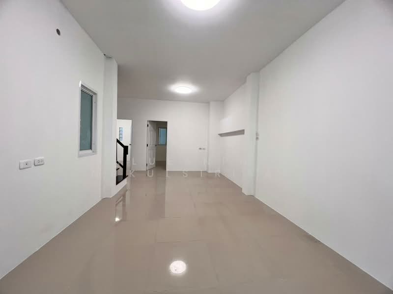 Baan Monthon 8, Bangkok