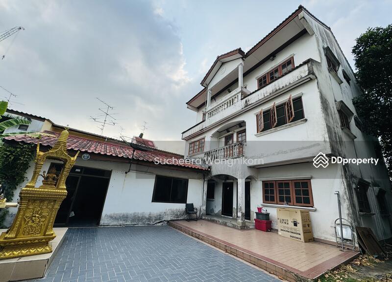 Detached house in Punnawithi 35, Bangkok
