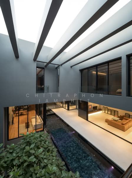 บ้านหรูระดับรางวัล พร้อมสระว่ายน้ำใจกลางเมือง 10 นาทีถึงทองหล่อ, Bangkok