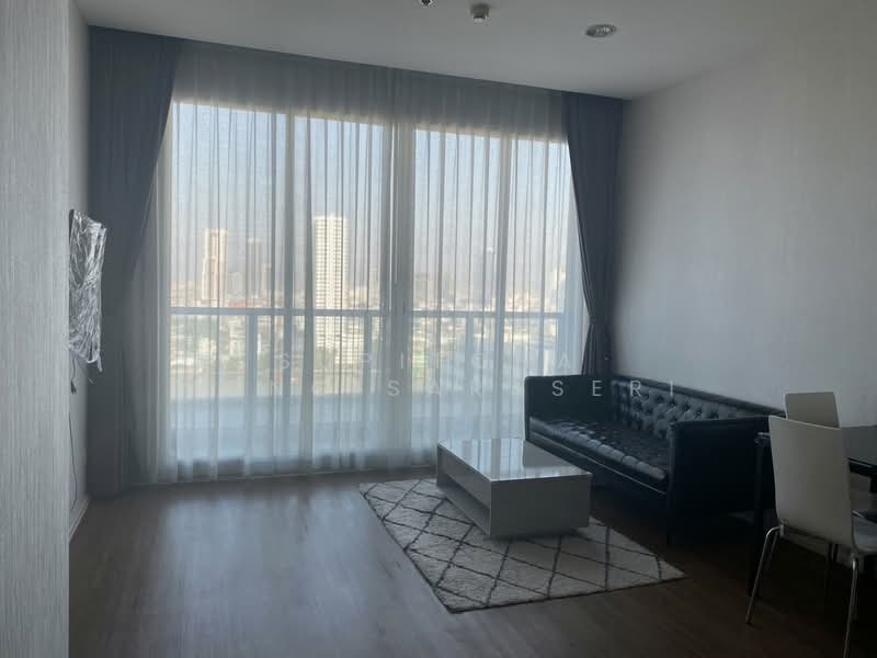 Menam Residences, Bangkok