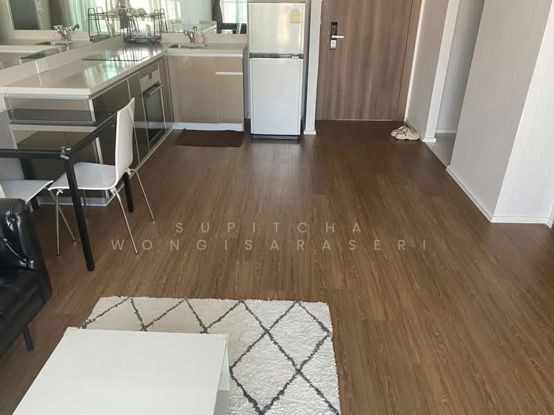 Menam Residences, Bangkok