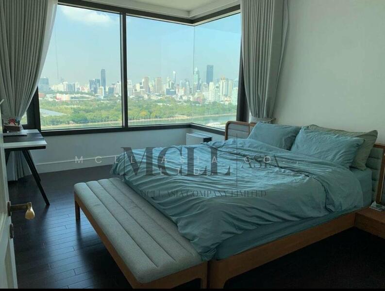 AGUSTON Sukhumvit 22, Bangkok
