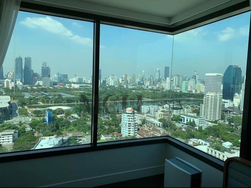 AGUSTON Sukhumvit 22, Bangkok