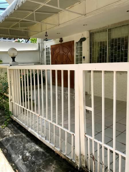 5-BR Townhouse, Bangkok