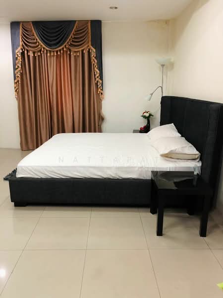 5-BR Townhouse, Bangkok