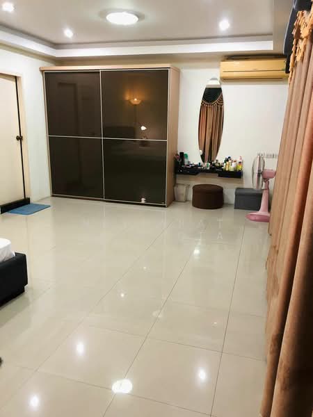 5-BR Townhouse, Bangkok