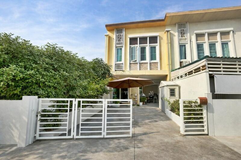 โกลเด้น ทาวน์ เกษตร-ลาดปลาเค้า, Bangkok