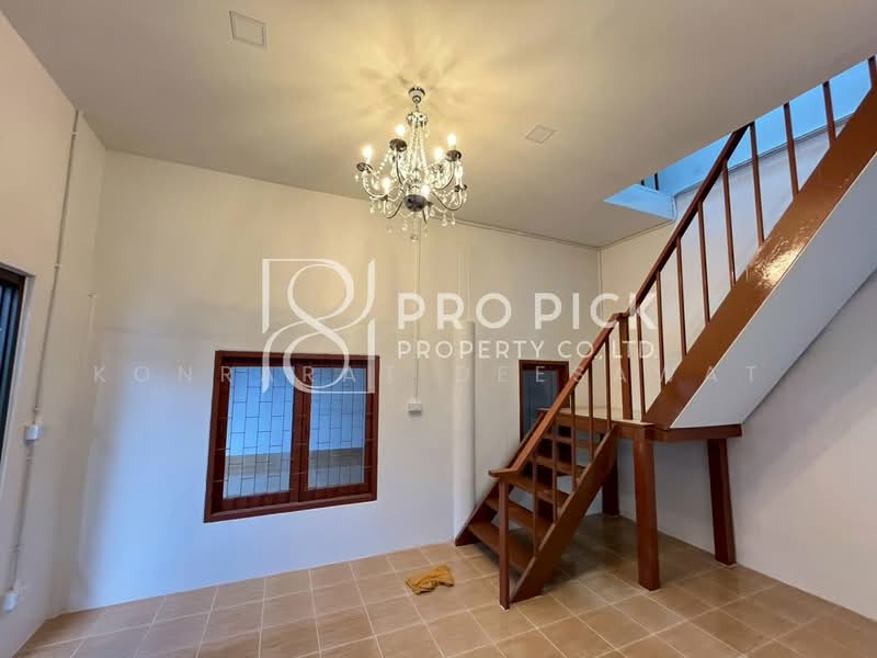 For Sale Detached House in Prime Sukhumvit 101/1 BTS Punnawithi Phrakanong Bangkok 3 Beds 1 Bath, Bangkok