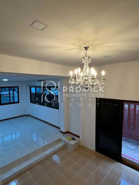 For Sale Detached House in Prime Sukhumvit 101/1 BTS Punnawithi Phrakanong Bangkok 3 Beds 1 Bath, Bangkok