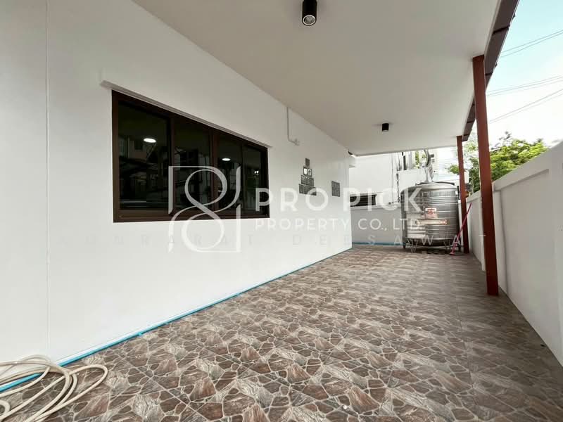 For Sale Detached House in Prime Sukhumvit 101/1 BTS Punnawithi Phrakanong Bangkok 3 Beds 1 Bath, Bangkok