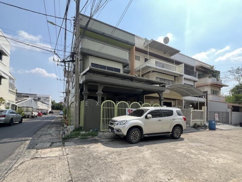 Baan Kasemsan, Bangkok