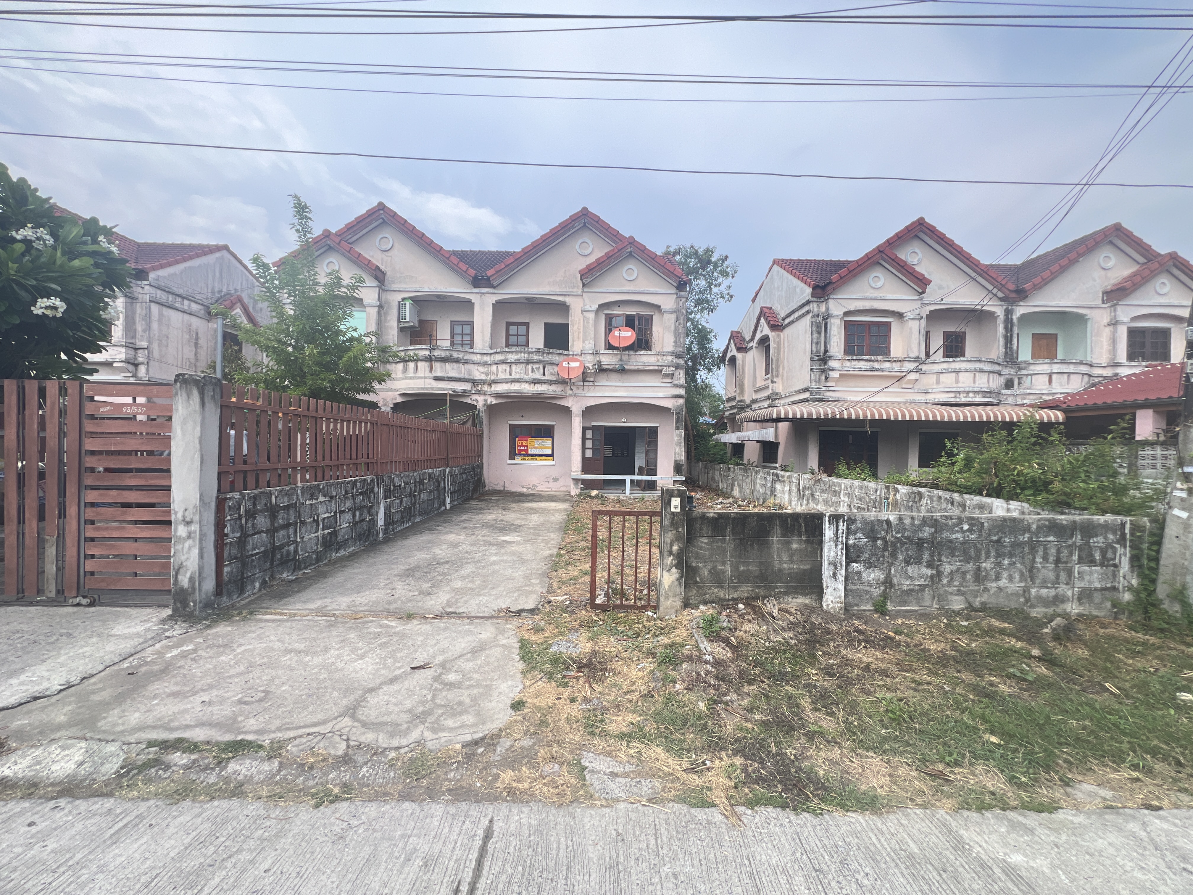 Duplex House in Suan Saen Suk Village, Ongkharak