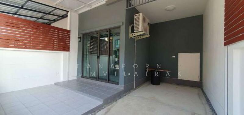 3-BR Townhouse, Bangkok