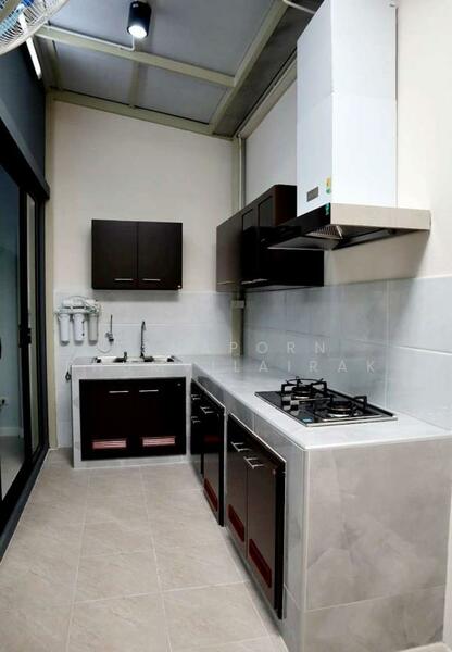 3-BR Townhouse, Bangkok