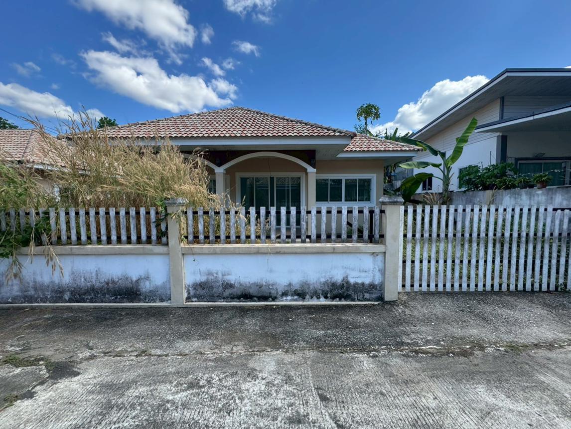 Single-detached house outside Chonburi project, Rayong Camp house