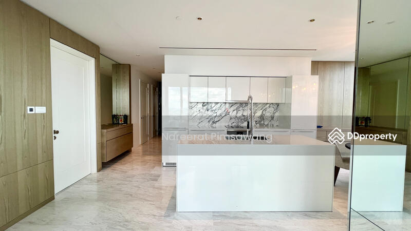 Four Seasons Private Residences, Bangkok
