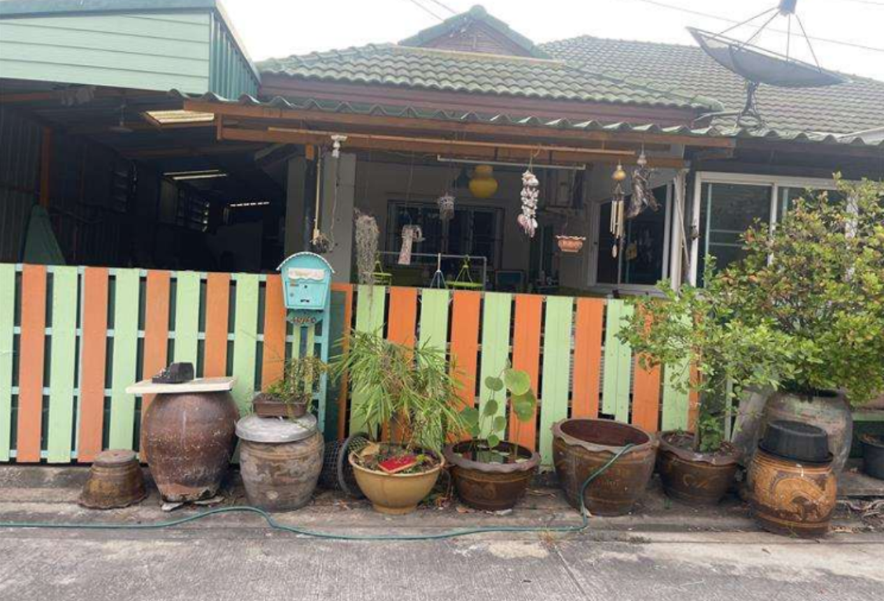 Townhouse. Located in Chonburi City, Chonburi Province.