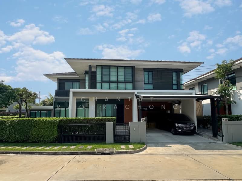 Setthasiri Charun-Pinklao, Bangkok