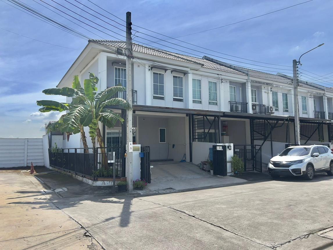 Townhouse at The Connect, Rama 9 Ring Road, Elevated Bridge, Bangkok